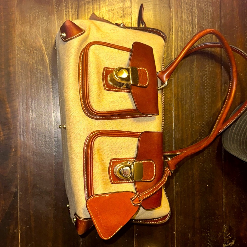 Dooney & Bourke purse